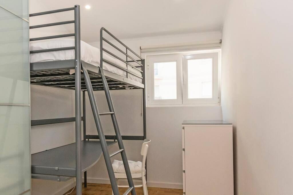 Apartment Near The Beach With Big Terrace سيتوبال المظهر الخارجي الصورة